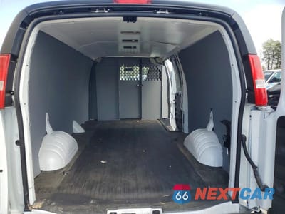 Zdjęcie 10 z 13 samochodu: 2025 CHEVROLET EXPRESS 3500 CARGO DELIVERY VAN VIN:1GCZGHF76S1259546 - miniatura