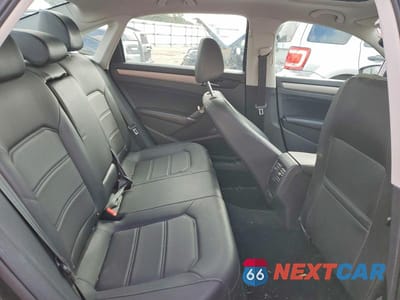 Zdjęcie 10 z 12 samochodu: 2021 VOLKSWAGEN PASSAT SE VIN:1VWSA7A38MC012762 - miniatura