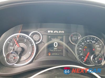 Zdjęcie 9 z 12 samochodu: 2023 RAM 3500 BIG HORN VIN:3C63RRHL0PG542220 - miniatura