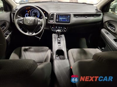 Zdjęcie 8 z 13 samochodu: 2019 HONDA HR-V LX VIN:3CZRU5H31KM101338 - miniatura