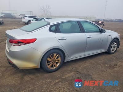 Trzecie zdjęcie samochodu z tyłu: 2018 KIA OPTIMA LX VIN:5XXGT4L31JG186439 - miniatura