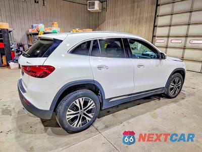 Trzecie zdjęcie samochodu z tyłu: 2025 MERCEDES-BENZ GLA 250 4MATIC VIN:W1N4N4HB1SJ705525 - miniatura