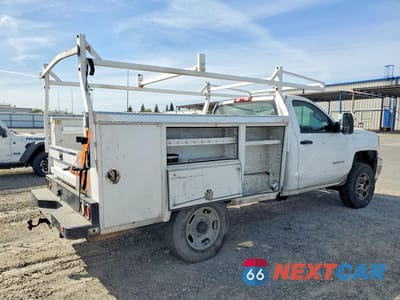 Trzecie zdjęcie samochodu z tyłu: 2015 CHEVROLET SILVERADO UTILITY / SERVICE TRUCK VIN:1GB0CUEG8FZ519729 - miniatura