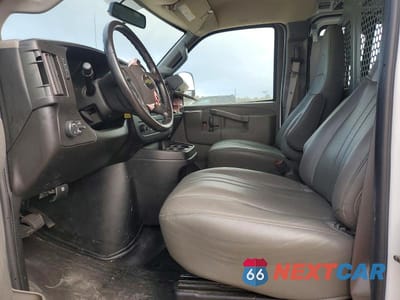 Zdjęcie 7 z 11 samochodu: 2022 CHEVROLET EXPRESS G2500 VIN:1GCWGAF74N1145169 - miniatura