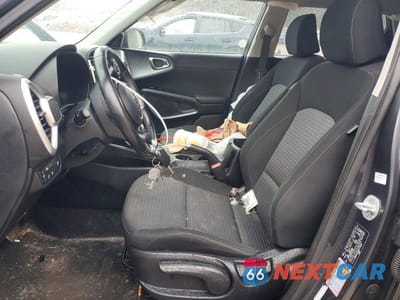 Zdjęcie 7 z 11 samochodu: 2021 KIA SOUL VIN:KNDJ63AU8M7779618 - miniatura