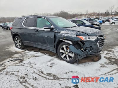 Czwarte zdjęcie samochodu z boku: 2020 CHEV TRAVERSE LT VIN:1GNEVHKW7LJ228543 - miniatura