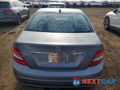 Zdjęcie 6 z 12 samochodu: 2011 MERCEDES-BENZ C 300 4MATIC VIN:WDDGF8BB0BR140421 - miniatura