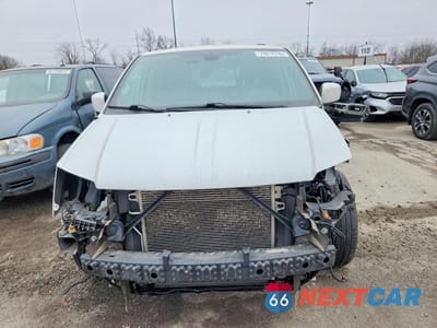 Piąte zdjęcie samochodu w środku: 2019 DODGE GRAND CARAVAN SXT VIN:2C4RDGCG6KR773819 - miniatura