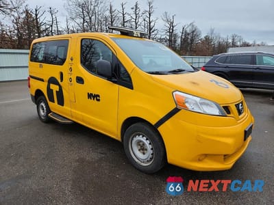 Czwarte zdjęcie samochodu z boku: 2017 NISSAN NV200 TAXI VIN:3N8CM0JTXHK707450 - miniatura