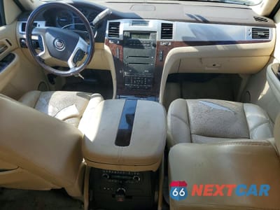 Zdjęcie 8 z 13 samochodu: 2007 CADILLAC ESCALADE ESV VIN:1GYFK668X7R409739 - miniatura