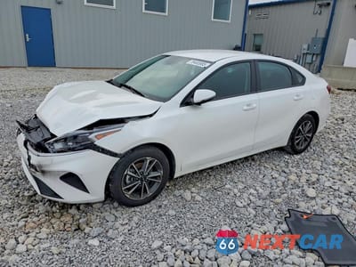 2024 KIA FORTE LXS 3KPF24AD6RE759592 - główne zdjęcie licytacji z USA - miniatura