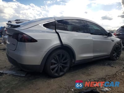 Trzecie zdjęcie samochodu z tyłu: 2018 TESLA MODEL X VIN:5YJXCBE43JF127275 - miniatura
