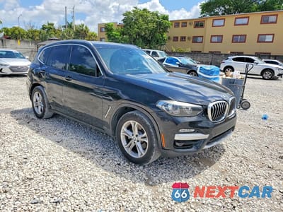 Czwarte zdjęcie samochodu z boku: 2019 BMW X3 SDRIVE30I VIN:5UXTR7C54KLE96765 - miniatura