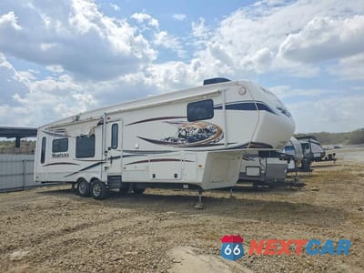 2013 KEYSTONE MONTANA CAMPER 4YDF35821D4700593 - główne zdjęcie licytacji z USA - miniatura