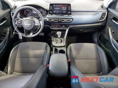 Zdjęcie 8 z 13 samochodu: 2023 KIA SELTOS S VIN:KNDEUCAA0P7467116 - miniatura