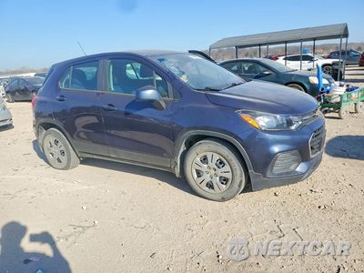 Czwarte zdjęcie samochodu z boku: 2019 CHEVROLET TRAX LS VIN:3GNCJKSBXKL166379 - miniatura