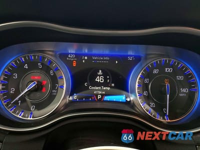 Zdjęcie 9 z 12 samochodu: 2018 CHRYSLER 300 TOURING VIN:2C3CCAAG6JH146121 - miniatura