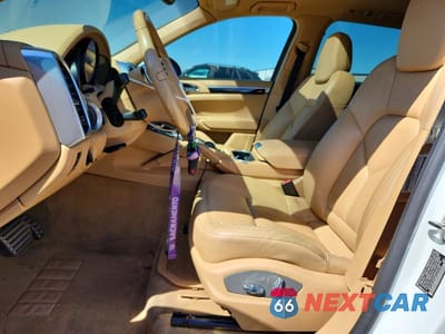 Zdjęcie 7 z 13 samochodu: 2013 PORSCHE CAYENNE S HYBRID VIN:WP1AE2A28DLA15379 - miniatura