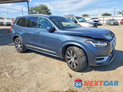 Czwarte zdjęcie samochodu z boku: 2021 VOLVO XC90 T8 RECHARGE INSCRIPTION VIN:YV4BR00L8M1700127 - miniatura