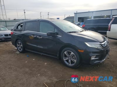 Czwarte zdjęcie samochodu z boku: 2018 HONDA ODYSSEY TOURING VIN:5FNRL6H82JB043656 - miniatura
