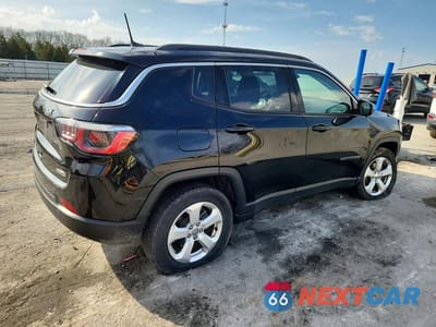 Trzecie zdjęcie samochodu z tyłu: 2018 JEEP COMPASS LATITUDE VIN:3C4NJDBB8JT111943 - miniatura