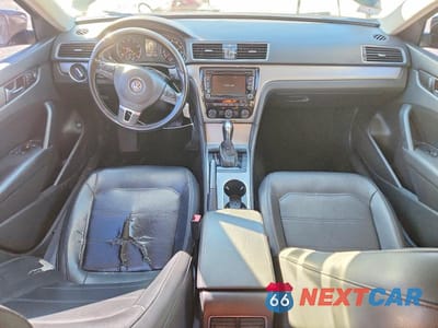 Zdjęcie 8 z 12 samochodu: 2014 VOLKSWAGEN PASSAT SE VIN:1VWBT7A30EC067914 - miniatura