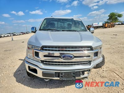 Piąte zdjęcie samochodu w środku: 2018 FORD F150 SUPERCREW VIN:1FTEW1E59JKF74066 - miniatura