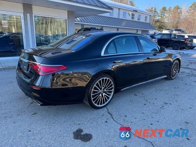 Czwarte zdjęcie samochodu z boku: 2022 MERCEDES-BENZ S 580 4MATIC VIN:W1K6G7GB8NA100778 - miniatura