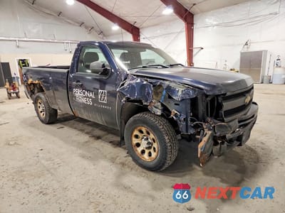 Czwarte zdjęcie samochodu z boku: 2011 CHEVROLET SILVERADO K1500 VIN:1GCNKPE08BZ273784 - miniatura