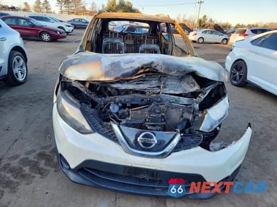 Piąte zdjęcie samochodu w środku: 2019 NISSAN ROGUE SPORT SV VIN:JN1BJ1CR9KW343401 - miniatura