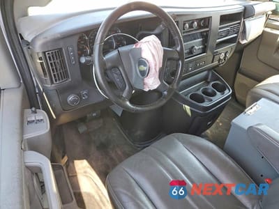 Zdjęcie 8 z 13 samochodu: 2023 CHEV EXPRESS VIN:1GCWGAFP9P1167087 - miniatura