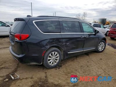 Trzecie zdjęcie samochodu z tyłu: 2017 CHRYSLER PACIFICA TOURING L VIN:2C4RC1BG4HR517396 - miniatura