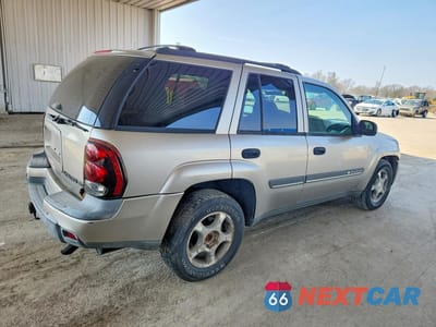 Trzecie zdjęcie samochodu z tyłu: 2002 CHEVROLET TRAILBLAZER VIN:1GNDT13S522175936 - miniatura