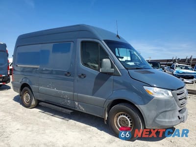Czwarte zdjęcie samochodu z boku: 2019 MERCEDES BENZ SPRINTER 2500 VIN:WD4PF0CD8KP099257 - miniatura