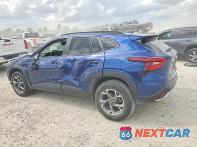 Drugie zdjęcie samochodu z przodu: 2024 CHEVROLET TRAX 1LT VIN:KL77LHE24RC136901 - miniatura