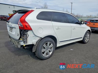 Trzecie zdjęcie samochodu z tyłu: 2017 VOLVO XC60 T5 INSCRIPTION VIN:YV440MRUXH2156350 - miniatura