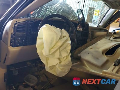 Zdjęcie 8 z 11 samochodu: 2004 CHEVROLET SILVERADO K1500 VIN:2GCEK13T341411284 - miniatura