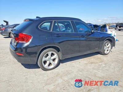 Trzecie zdjęcie samochodu z tyłu: 2015 BMW X1 XDRIVE35I VIN:WBAVM5C56FVV95203 - miniatura