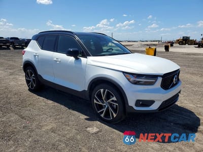 Czwarte zdjęcie samochodu z boku: 2022 VOLVO XC40 T5 R-DESIGN VIN:YV4162UM9N2642768 - miniatura