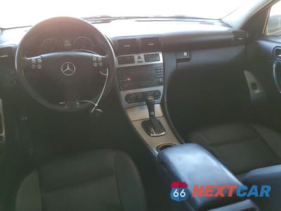Zdjęcie 8 z 11 samochodu: 2006 MERCEDES-BENZ C 230 VIN:WDBRF52H36A914556 - miniatura