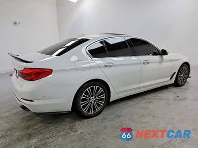 Trzecie zdjęcie samochodu z tyłu: 2017 BMW 540 XI VIN:WBAJE7C3XHWA03436 - miniatura