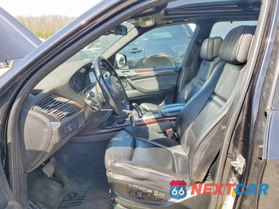 Zdjęcie 7 z 12 samochodu: 2013 BMW X5 XDRIVE35I VIN:5UXZV4C59D0G50444 - miniatura