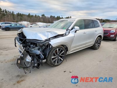2021 VOLVO XC90 T6 MOMENTUM YV4A221K8M1683847 - główne zdjęcie licytacji z USA - miniatura