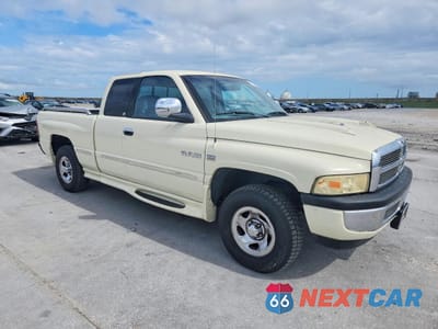 Czwarte zdjęcie samochodu z boku: 1999 DODGE RAM 1500 VIN:3B7HC12Y6XG100564 - miniatura