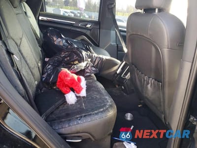 Zdjęcie 10 z 11 samochodu: 2012 PORSCHE CAYENNE S HYBRID VIN:WP1AE2A24CLA90255 - miniatura