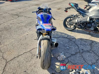 Czwarte zdjęcie samochodu z boku: 2019 YAMAHA YZFR1M VIN:JYARN40E2KA000862 - miniatura