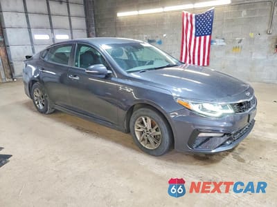 Czwarte zdjęcie samochodu z boku: 2019 KIA OPTIMA LX VIN:5XXGT4L36KG308035 - miniatura