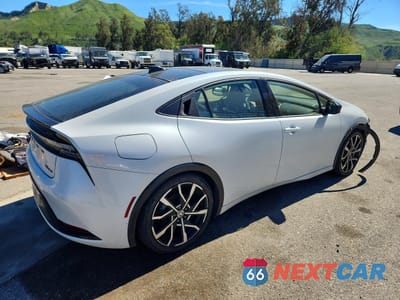 Trzecie zdjęcie samochodu z tyłu: 2023 TOYOTA PRIUS PRIME XSE VIN:JTDACACU3P3007596 - miniatura