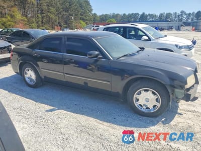 Czwarte zdjęcie samochodu z boku: 2005 CHRYSLER 300 TOURING VIN:2C3JA53G55H636489 - miniatura