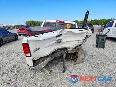 Zdjęcie 6 z 12 samochodu: 2015 RAM 1500 SLT VIN:3C6RR7LT2FG540988 - miniatura